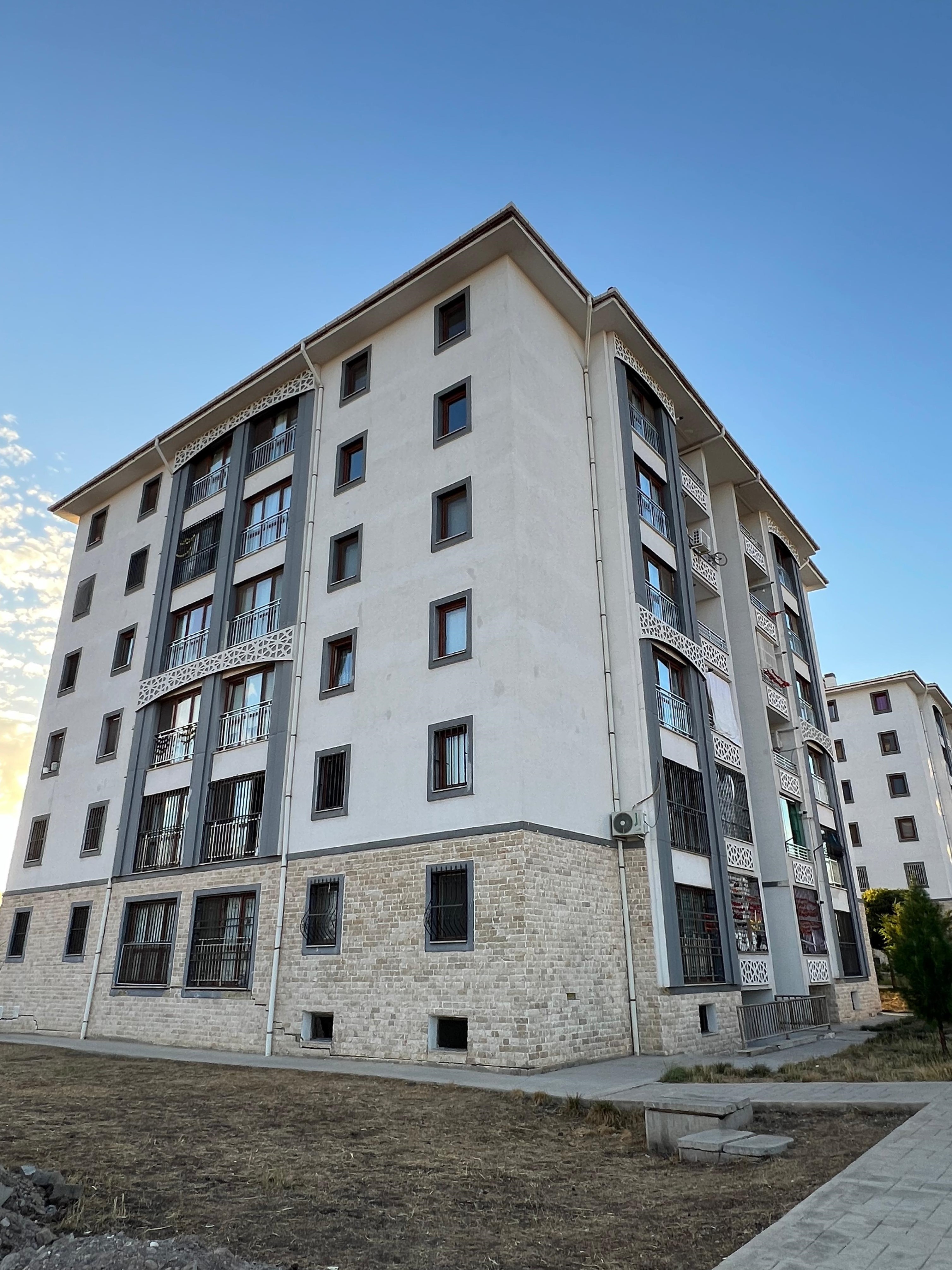 FOUR LAND GAYRİMENKUL FARKIYLA SATILIK 3+1 DAİRE